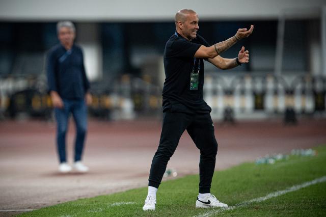 体育赛事-南通换帅！巴萨名宿执教仅1胜 保级最大对手是前任